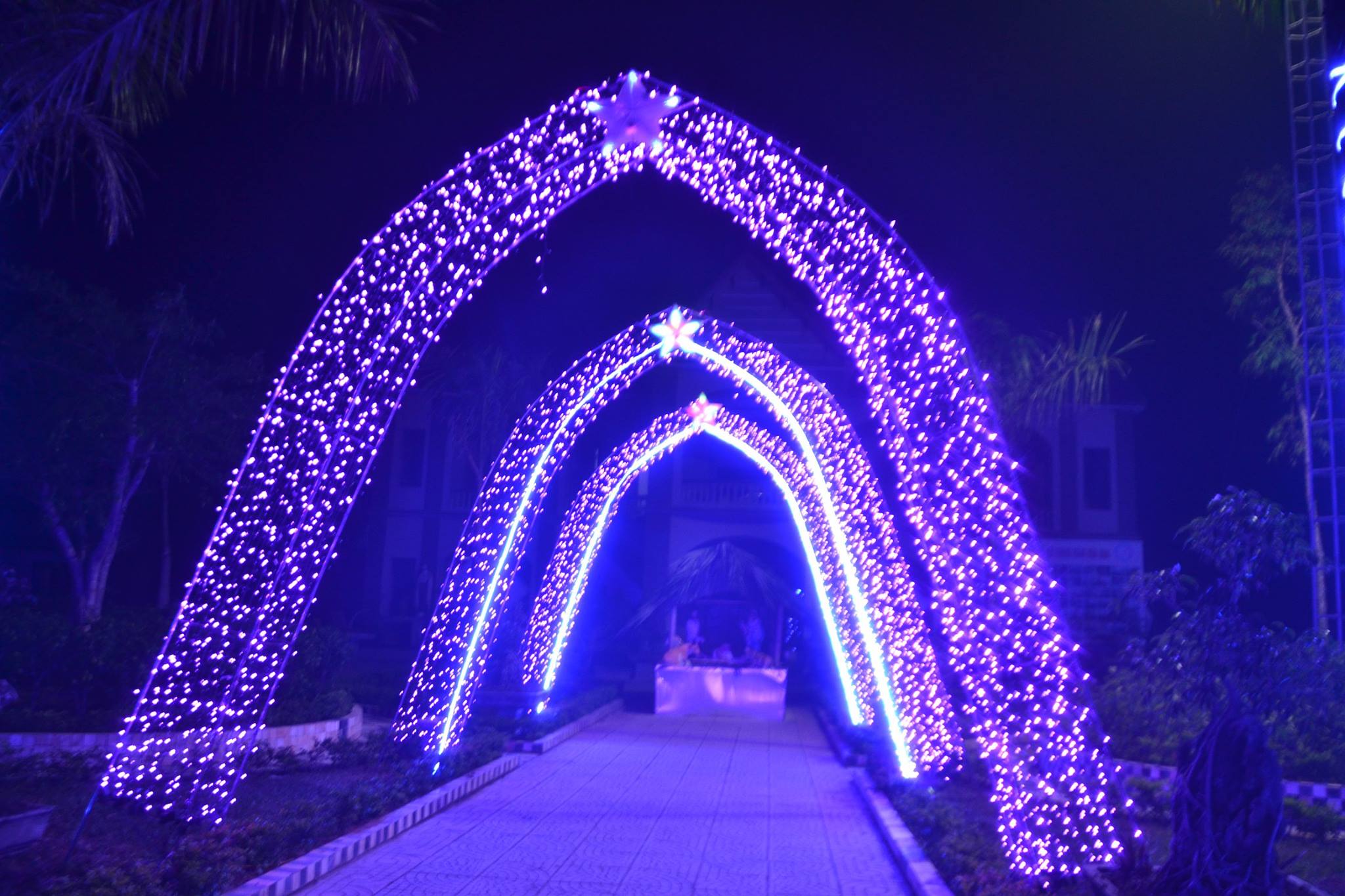 Dây đèn chớp 2m dây đồng 200 bóng den led cho 2m 100 bong day dong 4 s9w3y2twvVN9wvI9k0JtJGg37NhHlzmZWQXRVAFY