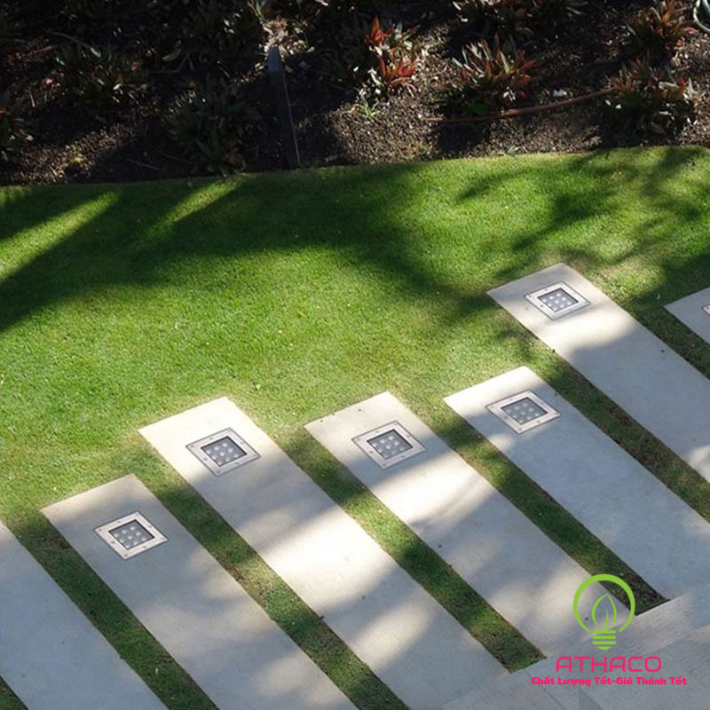 đèn âm đất vuông